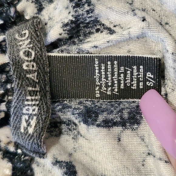 BILLABONG Women's Black/White Off Shoulder Velvet Top Sz Small - Picture 3 of 5